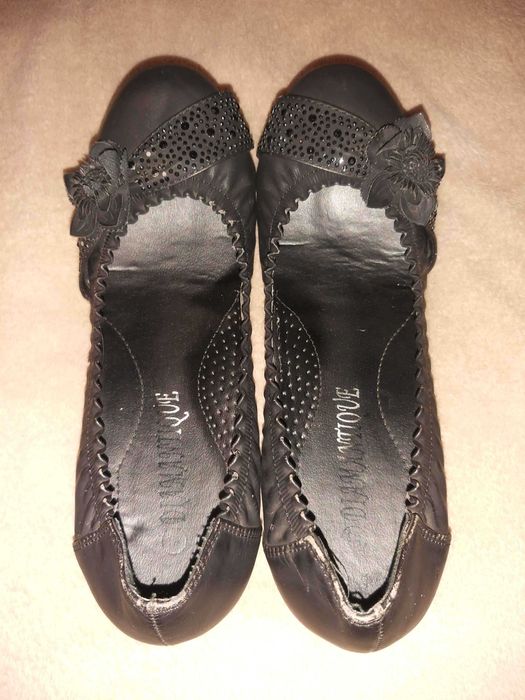 Buty czarne wsuwane
