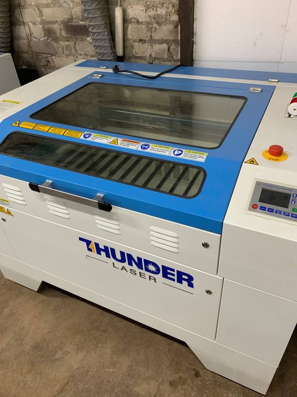 Лазерний станок ЧПУ Thunder Laser NOVA35-130Вт. 90х60см