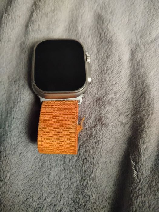 Продаю годиник в ідеальному стані без царапин ідеольний всьо робить