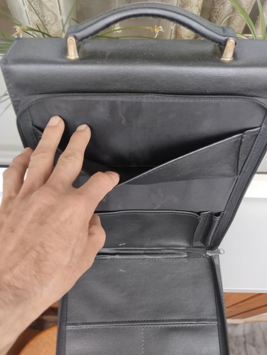 Продаю портфель для документов