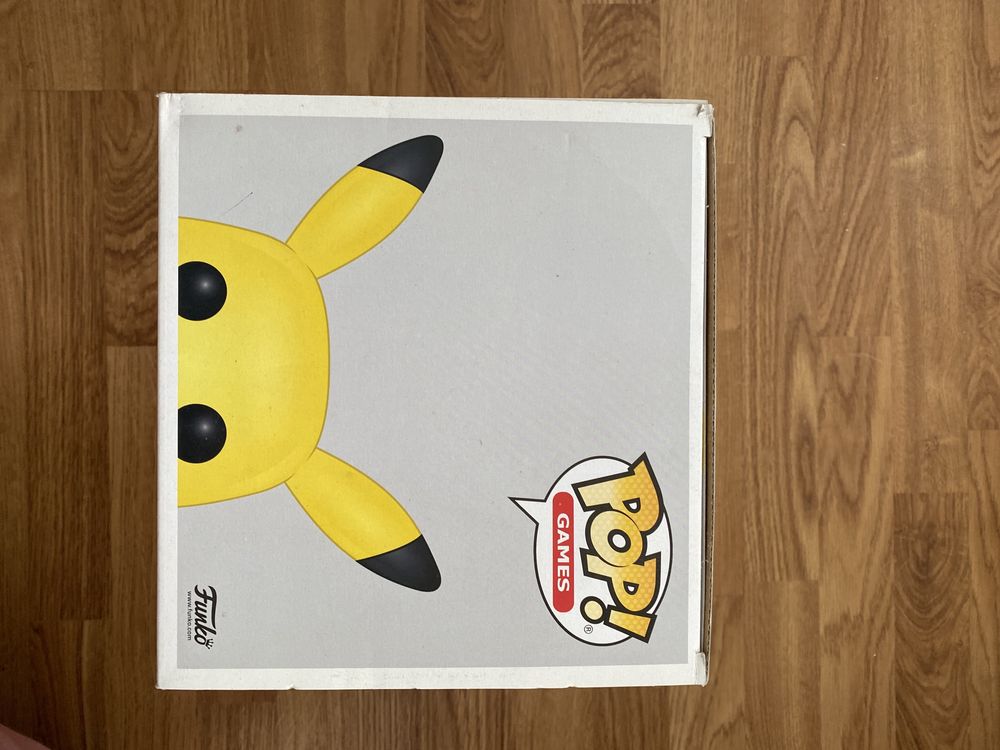 Funko Pokémon Pikachu Grande Prateado