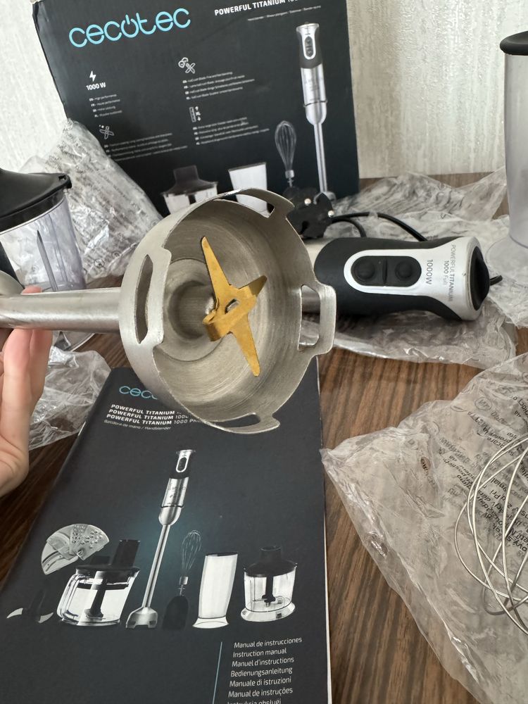 Продам блендер Cecotec
