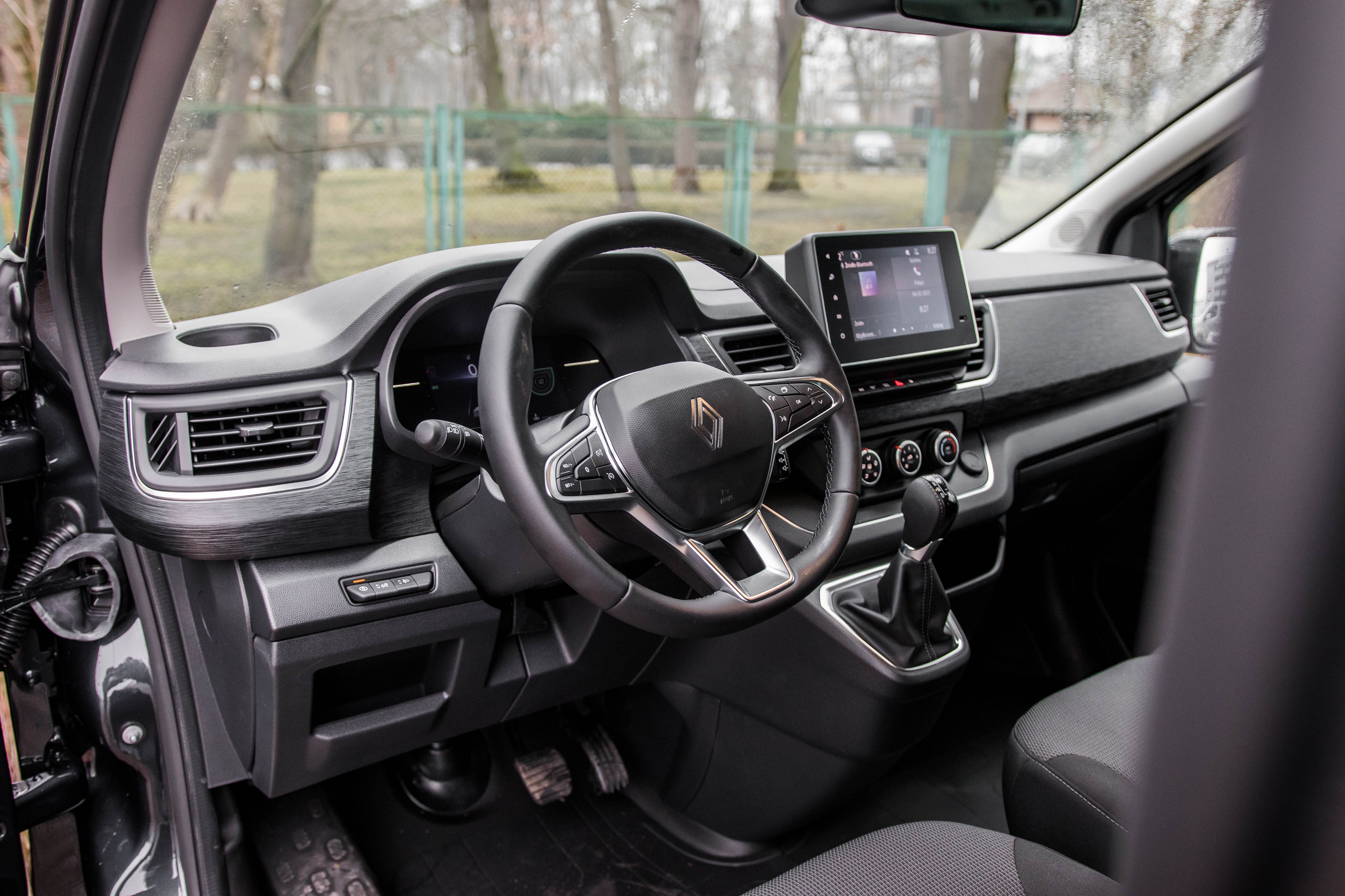 Wynajem bus / busa - 9 os - Trafic, Vivaro, Custom