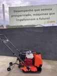 Placa compactadora com motor HONDA