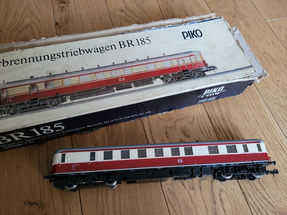 Jednostka samobieżna Piko Br195