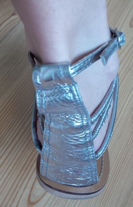 Sandały/rzymianki srebrne skórzane