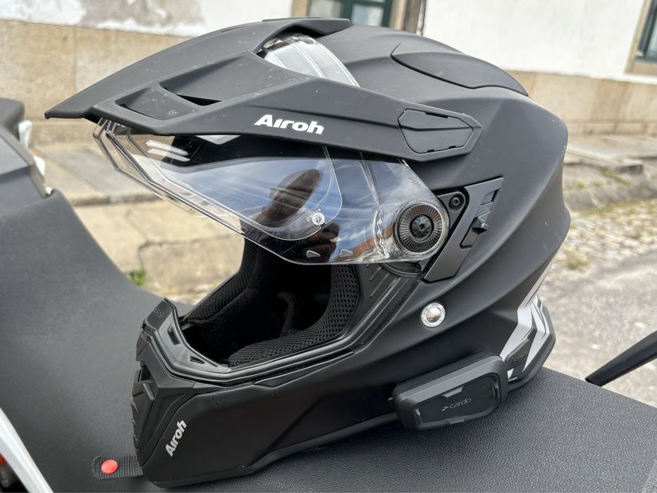 Capacete Airoh Commander c/Cardo Motocard