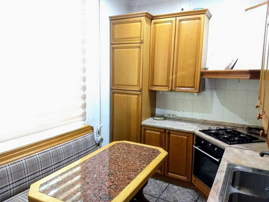 Оренда 3-кімнатної квартири Золоті Ворота Хрещатик Прорізна 10