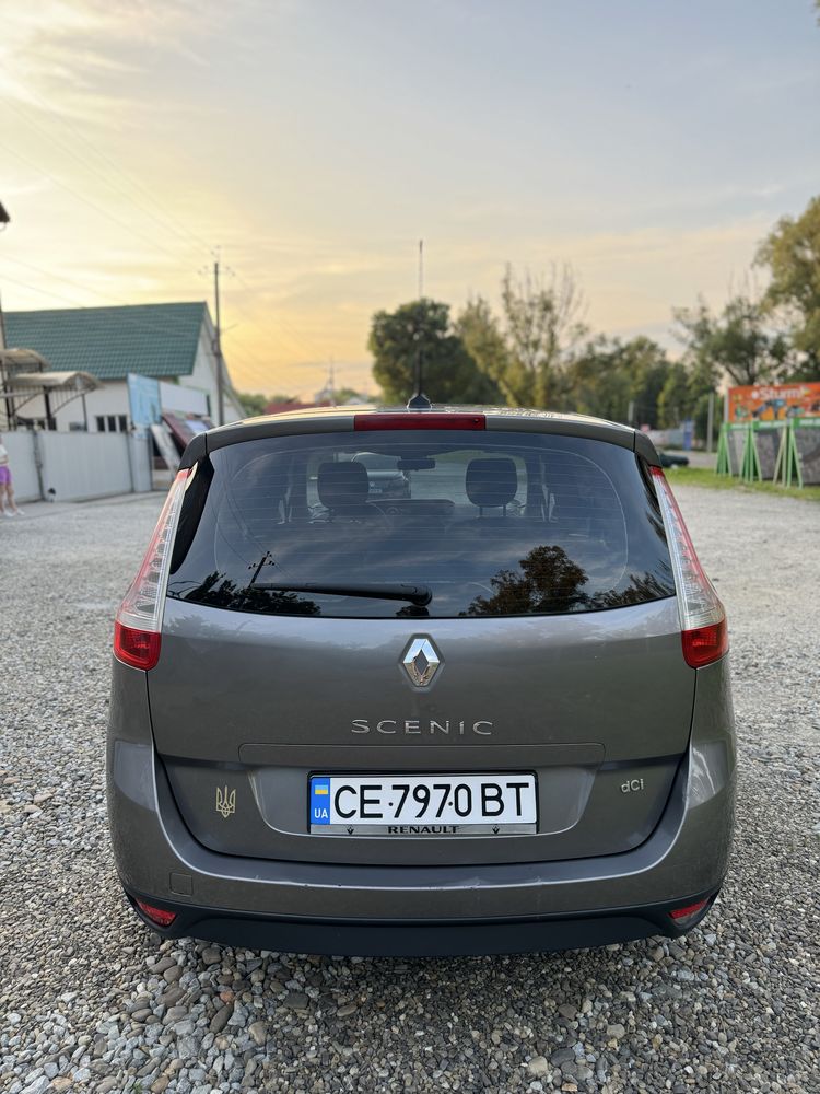 Renault Grand Scenic 2012 року, 1.5 дизель.
