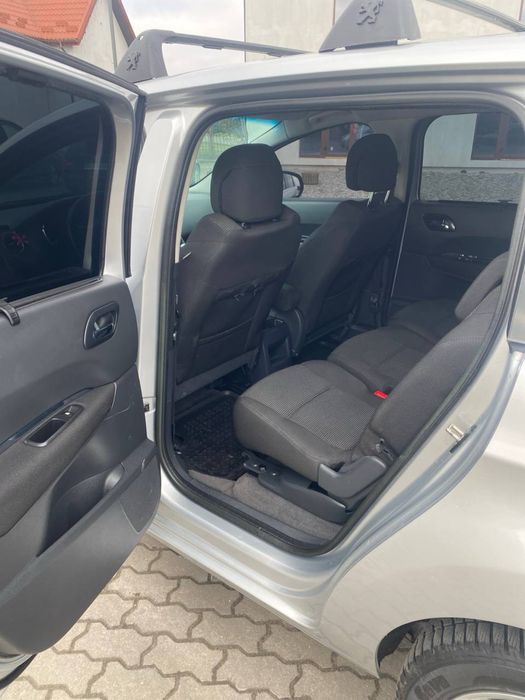 Продам пежо 5008