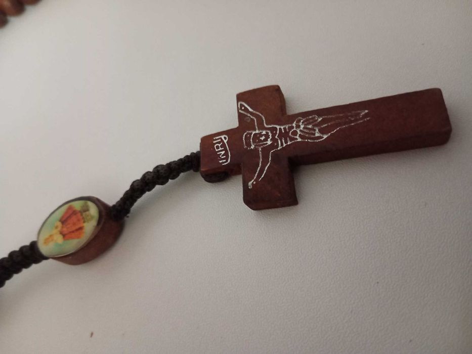 Instrumento oração: terço rosário católico