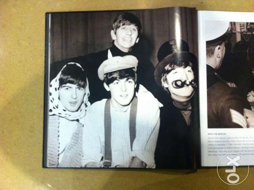 Livro The Beatles Images of an iconic Band ( Ingles)