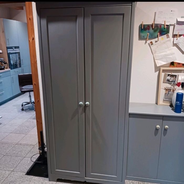 Szafa w stylu angielskim kolor szary