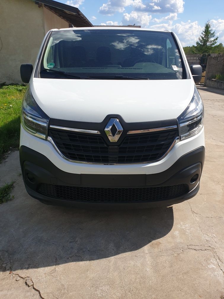 Renault trafic 2.0 120km l1h1 blaszak, vat,