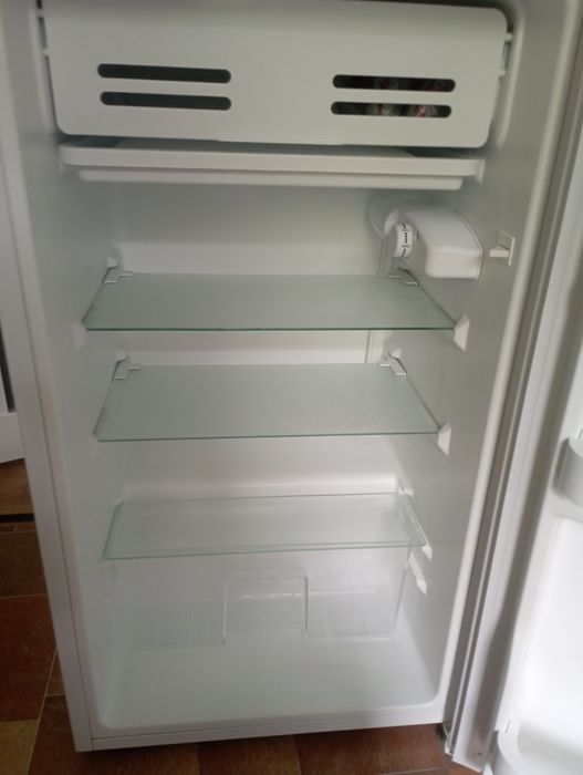 Продам холодильник ЕLENBERG-.85см