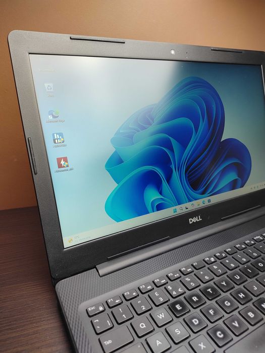 LAPTOP 15,6" FHD | DELL | i3-1005G1 | 16GB RAM | 256SSD 1TB HDD | W11