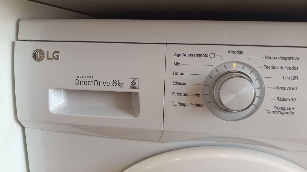 Máquina Lavar Roupa LG Moderna A+++ 8kg