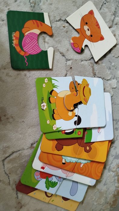 Віддам пакет одягу ,взуття ,іграшки .