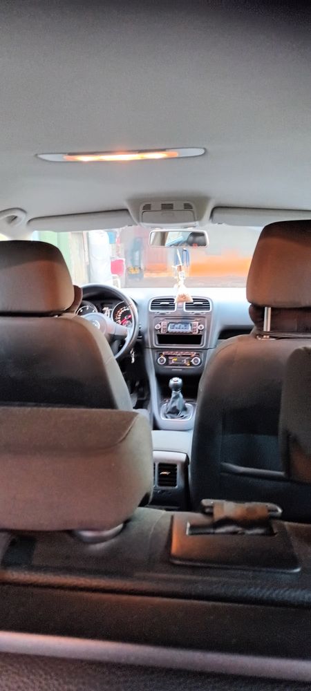 Vw golf Vl kombi 1.6 Tdi 2011 z klimą