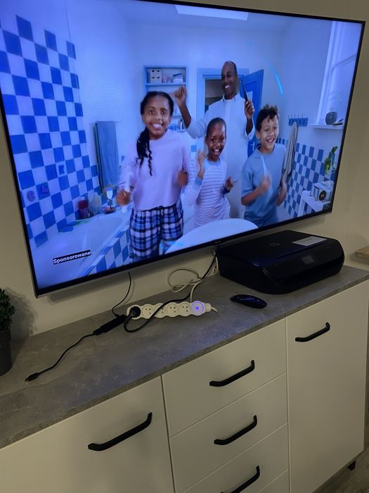 Telewizor LG 60 cali