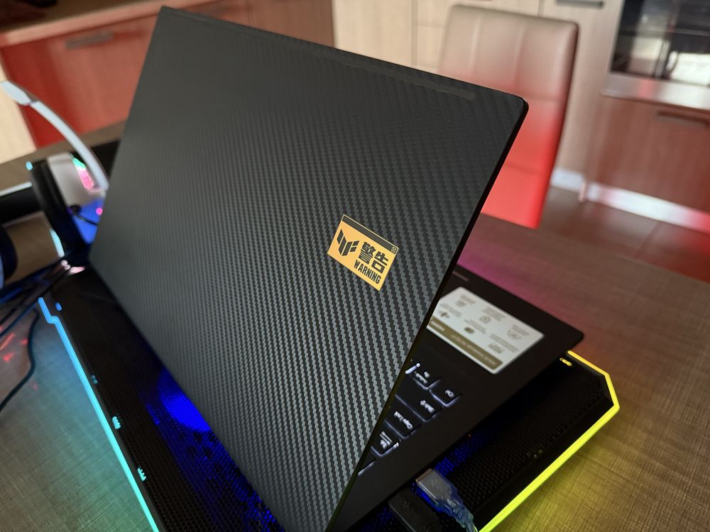 Шикарный игровой ноутбук Asus Vivobook Oled + комплект девайсов