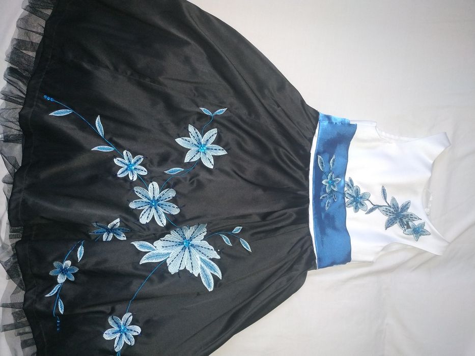 Платья нарядные распродажа  6-9лет