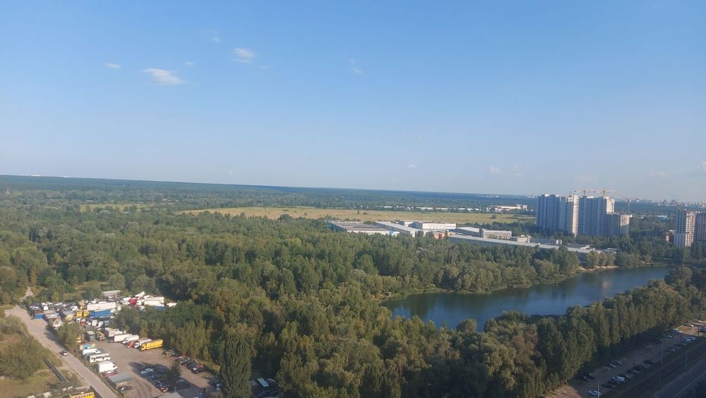 Простора 2-кімнатна квартира 73 м² вул. Миколи Закревського 93-А