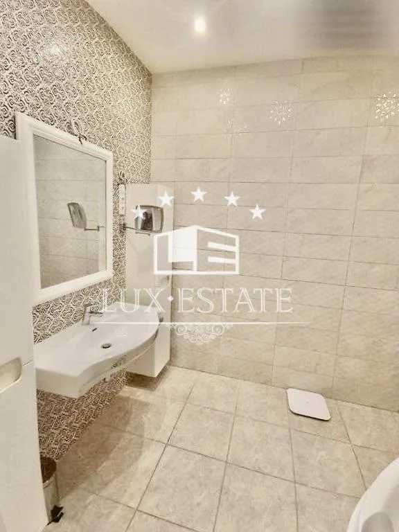 Продажа 3-комнатной квартиры в ЖК "Изумрудный город". Район Бот. Сада