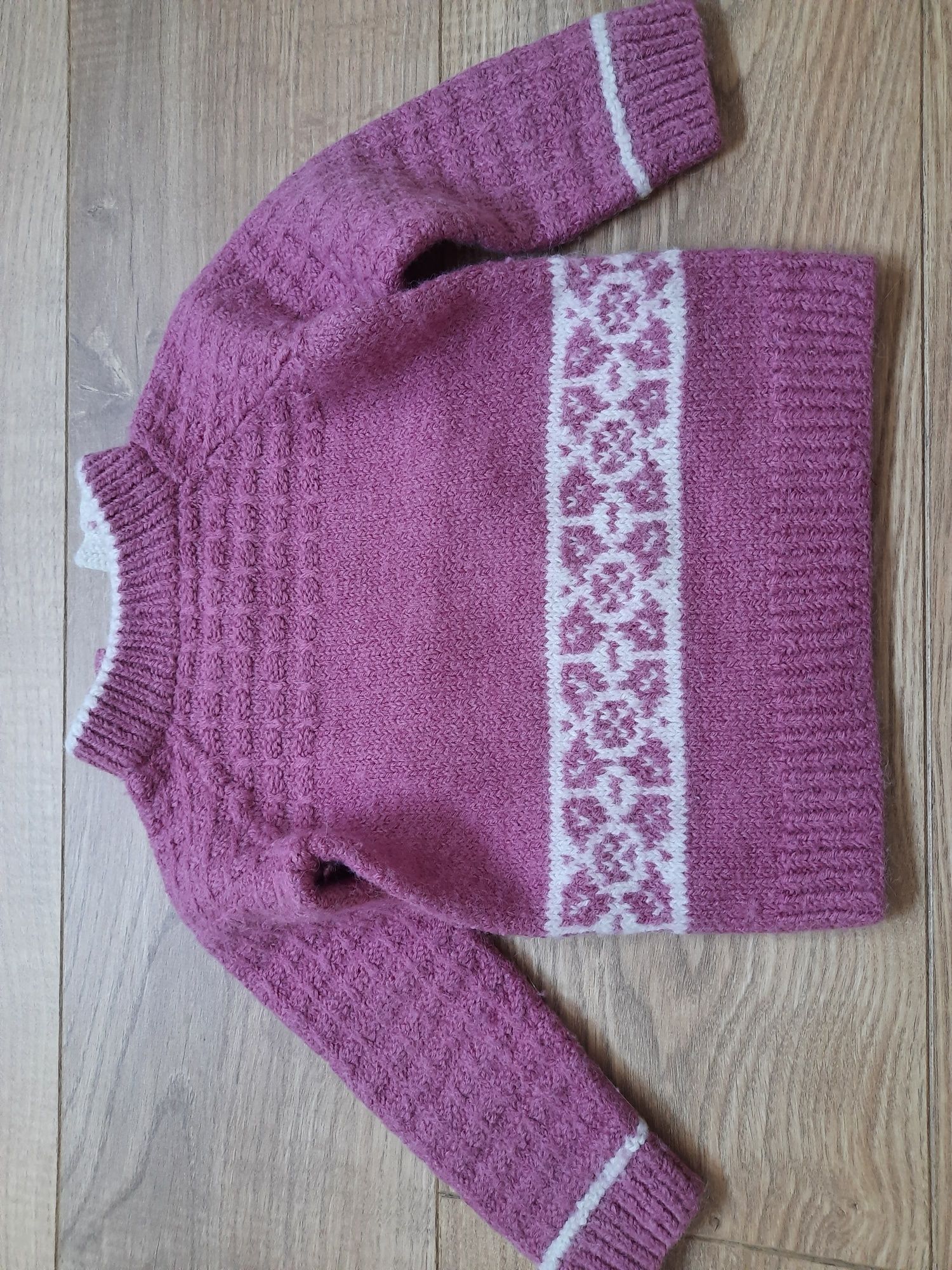 Sweterek wełniany handmade