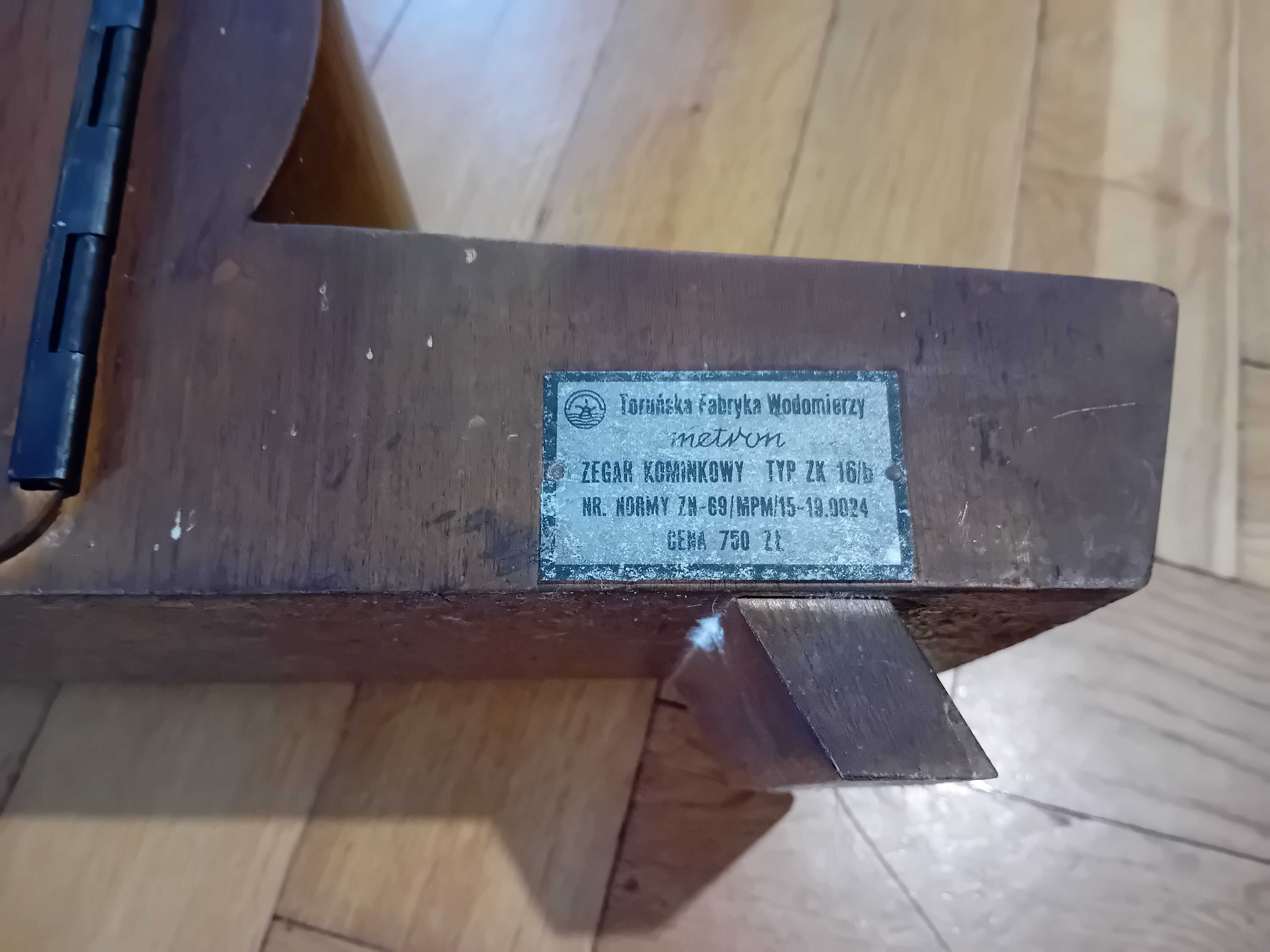 Stary zegar Kominkowy Metron