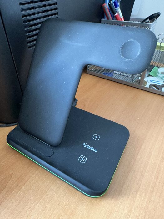 Продам зарядку 3 в 1 для Айфона