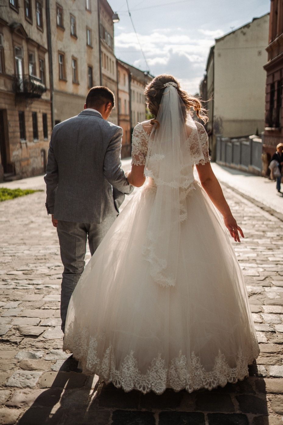 Весільна сукня/весільне плаття.  Пишне, гарне, елегантне.Колір айворі
