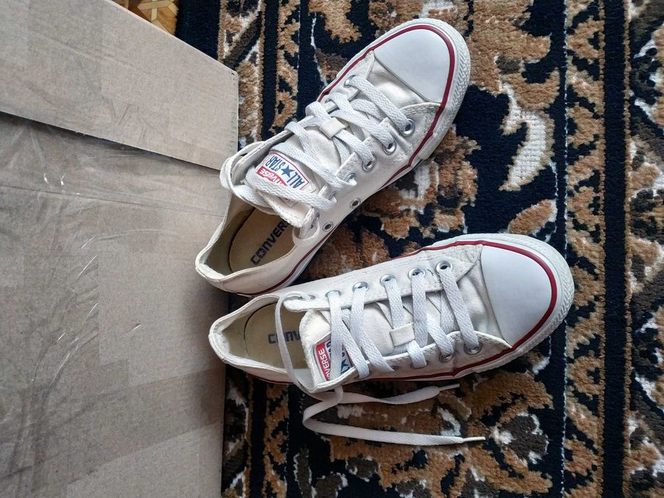 Класичні білі низькі конверси (Chuck Taylor All Star)
