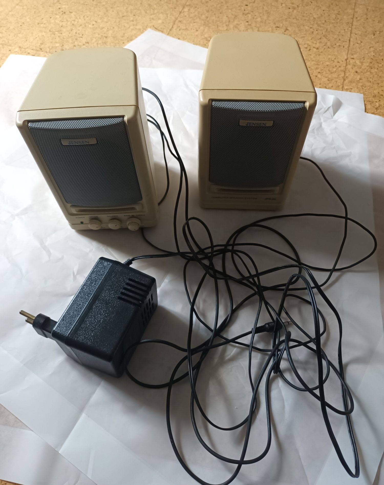Colunas para computador  - Jensen