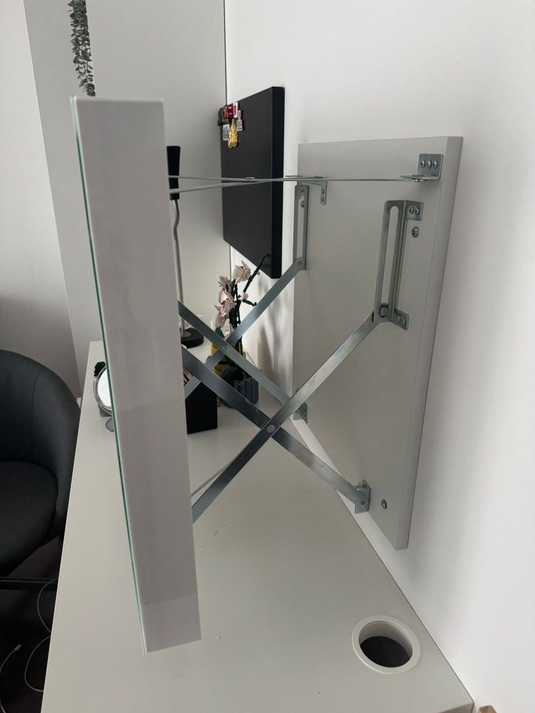 Lustro kosmetyczne 60x60 cm led