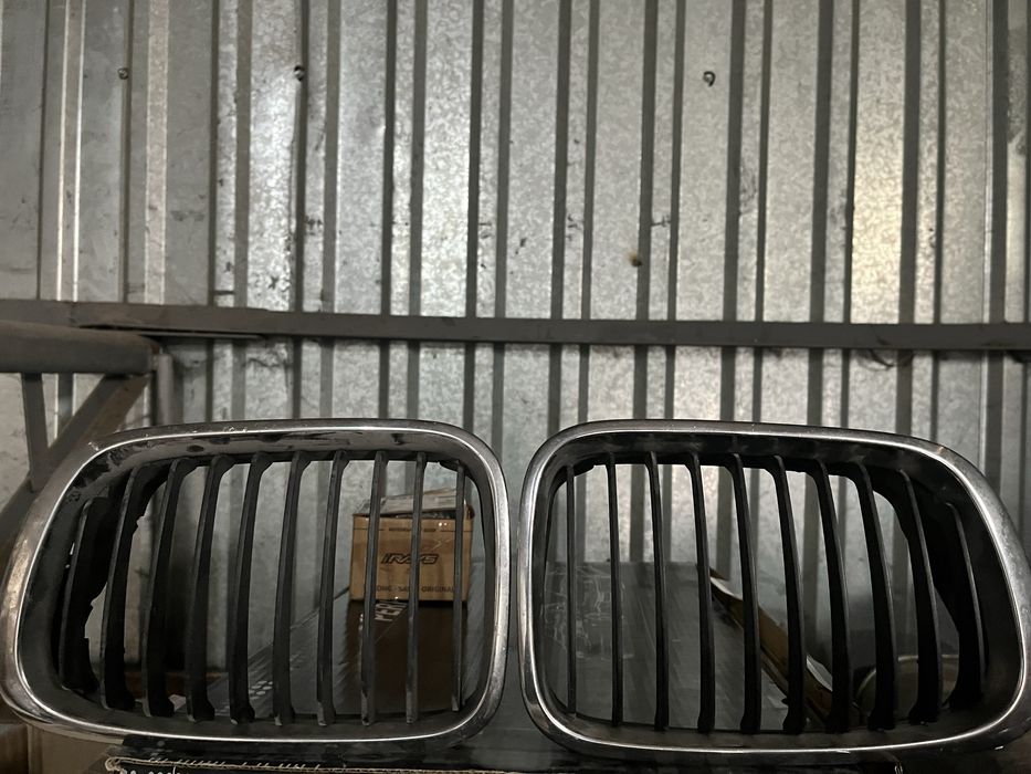 Решітка радіатора (ніздрі) BMW E46 Оригінал Б/У пара 2шт