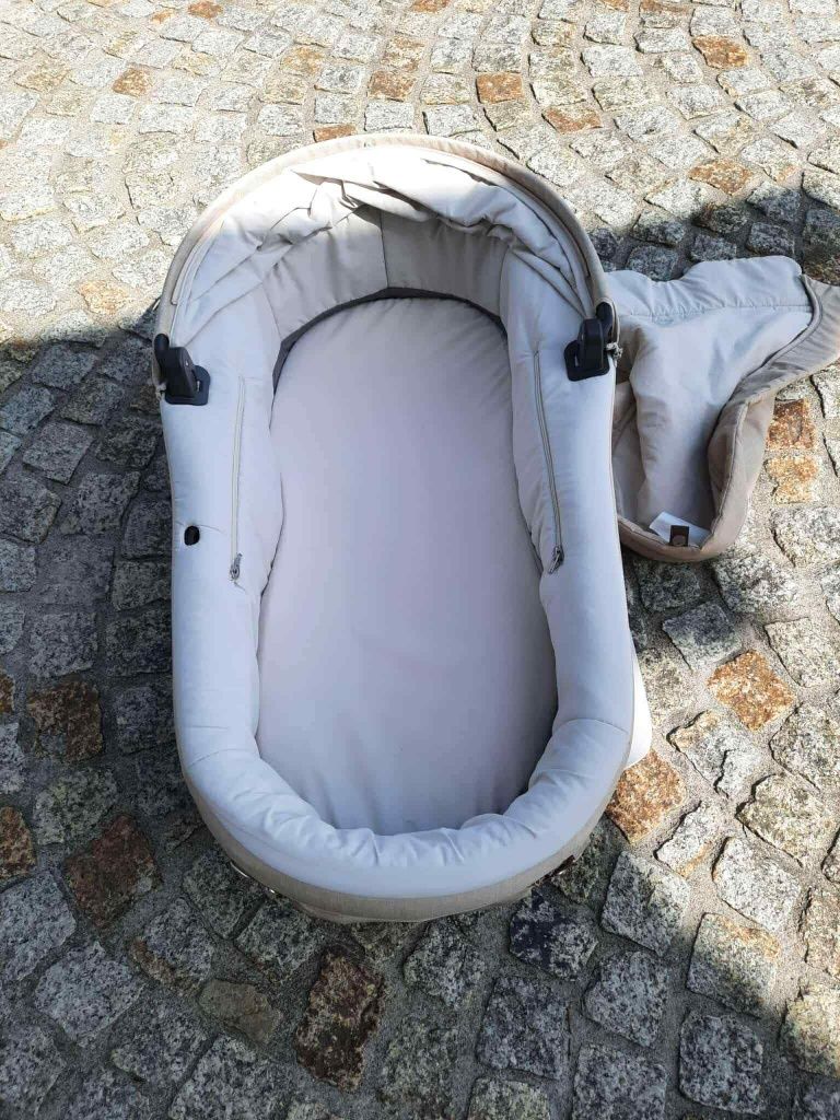 Stylowy i funkcjonalny wózek Stokke 2w1- gondola + spacerówka