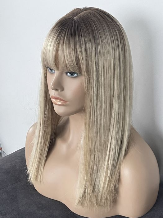 Piekna peruka wlosy jak naturalny proste z grzywka blona pasemka