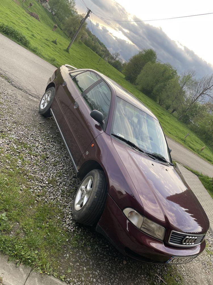 Audi A4B5 1.6 Sedan