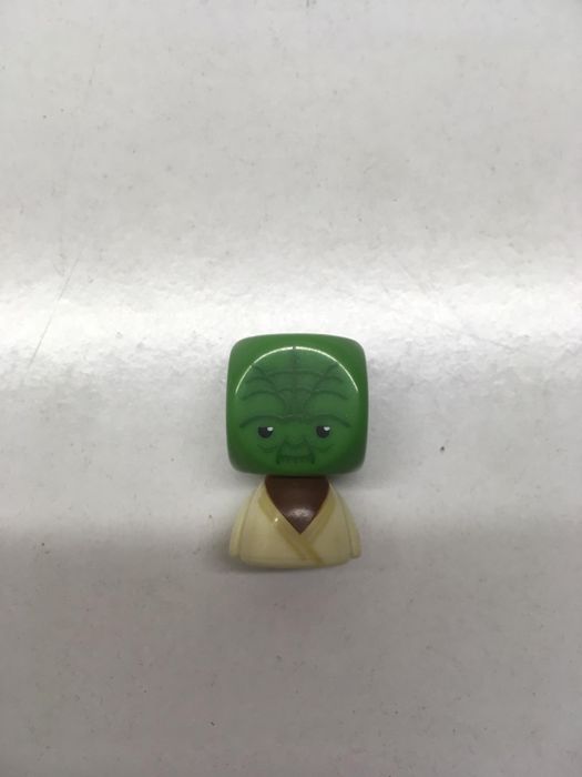 Boneco Yoda em estilo Lego