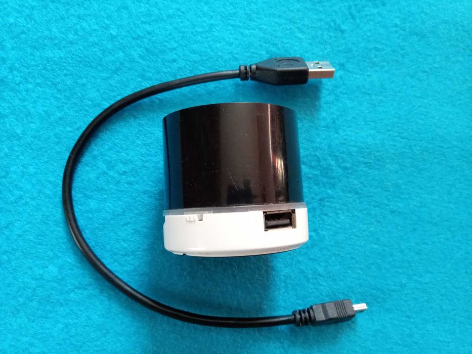 Портативная (мниатюрная) блютуз (Bluetooth) колонка с кабелем USB