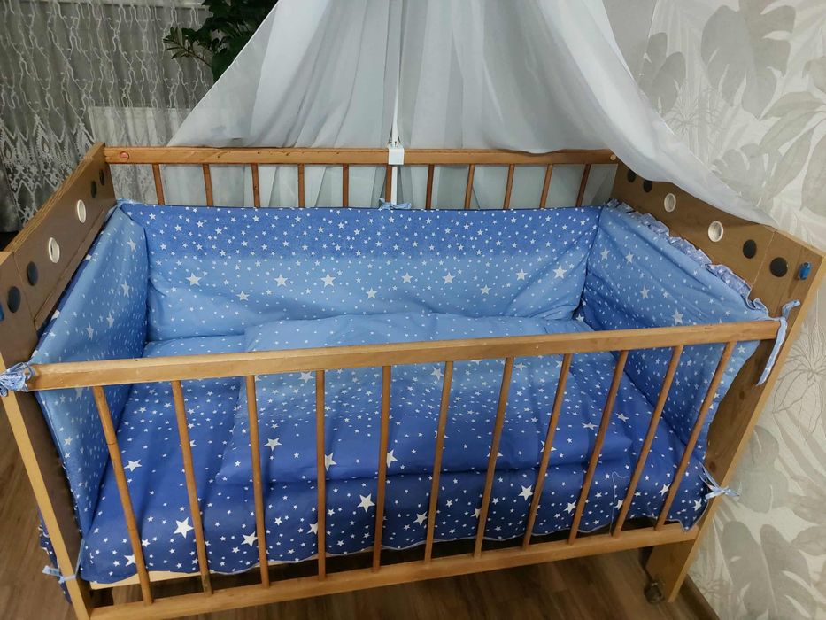 Бортики у ліжко з комплектуючим