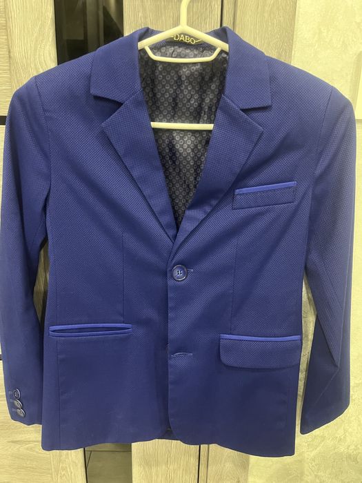 Продам шкільну форму практично нова