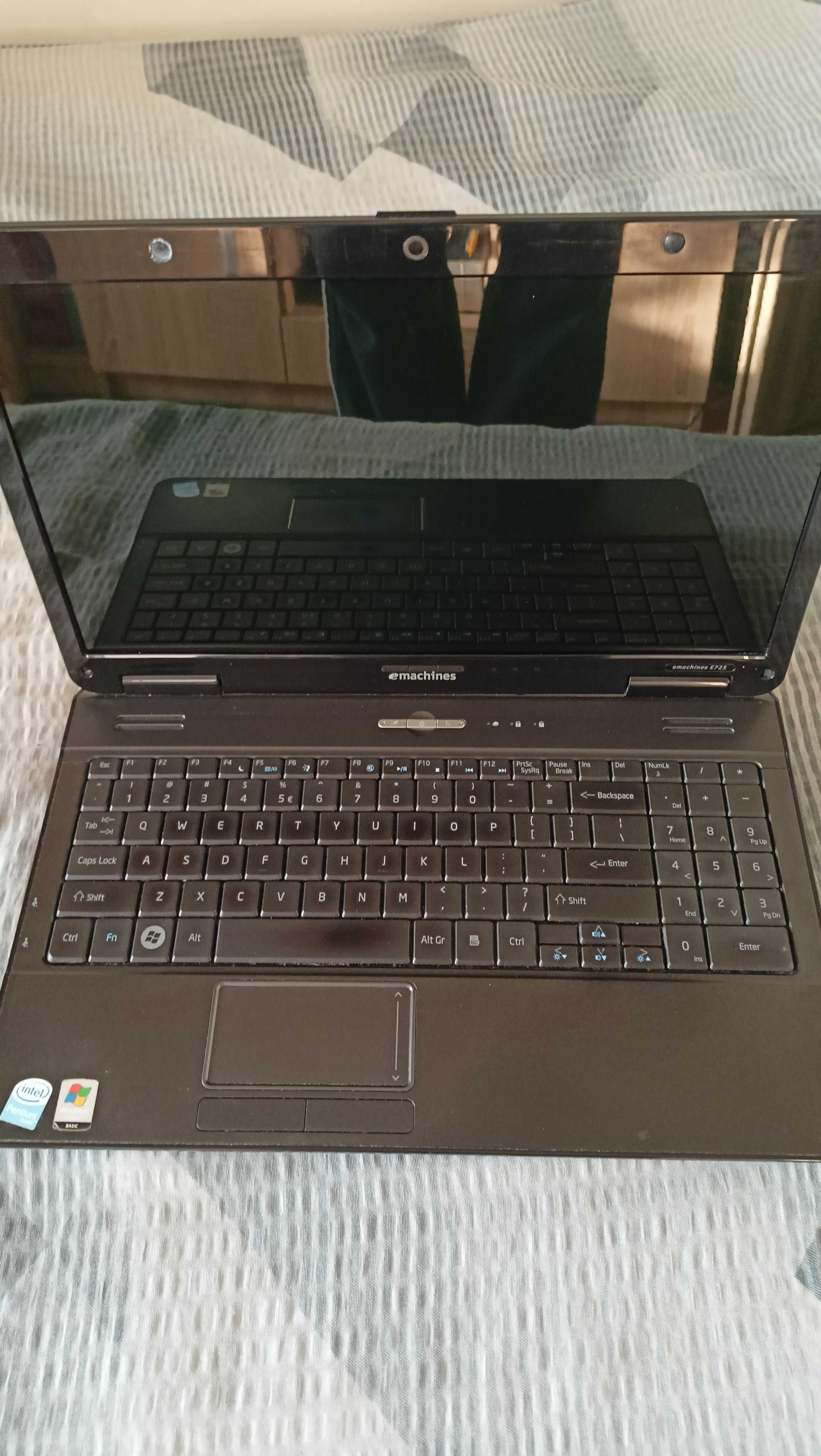 Laptop Acer Emachines E725 używany sprawny