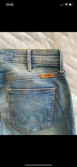 Jeansy Wrangler W25L32 stan bardzo dobry