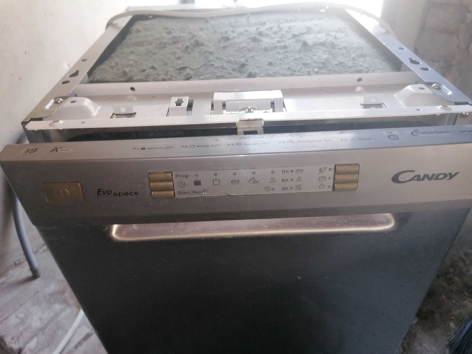 Продам посудомийну машину