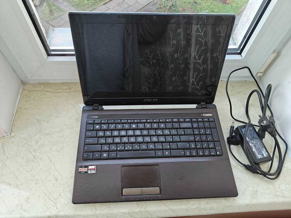 Asus K53BE 15,6" AMD E450 1,65GHz 4Gb 500Gb HD7470m 1Gb