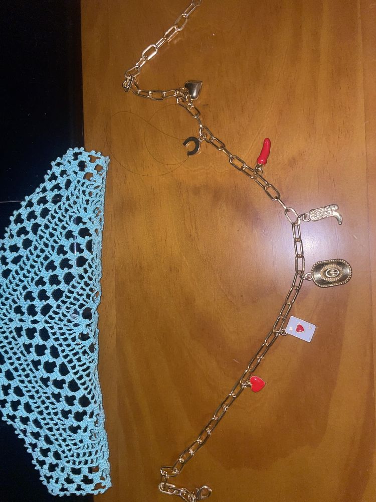 Colar com varios pendentes