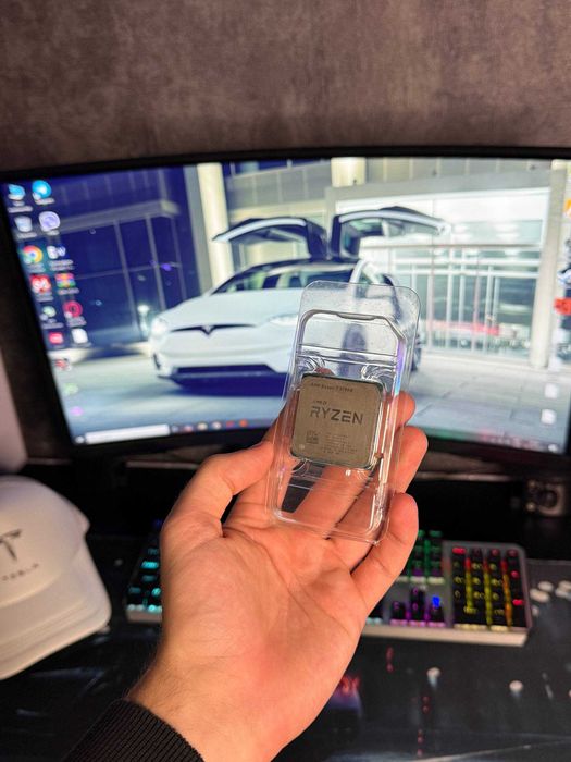 Процесор AMD Ryzen 7 3700X 8 ядер / 16 потоків, до 4.4 ГГц НОВИЙ !