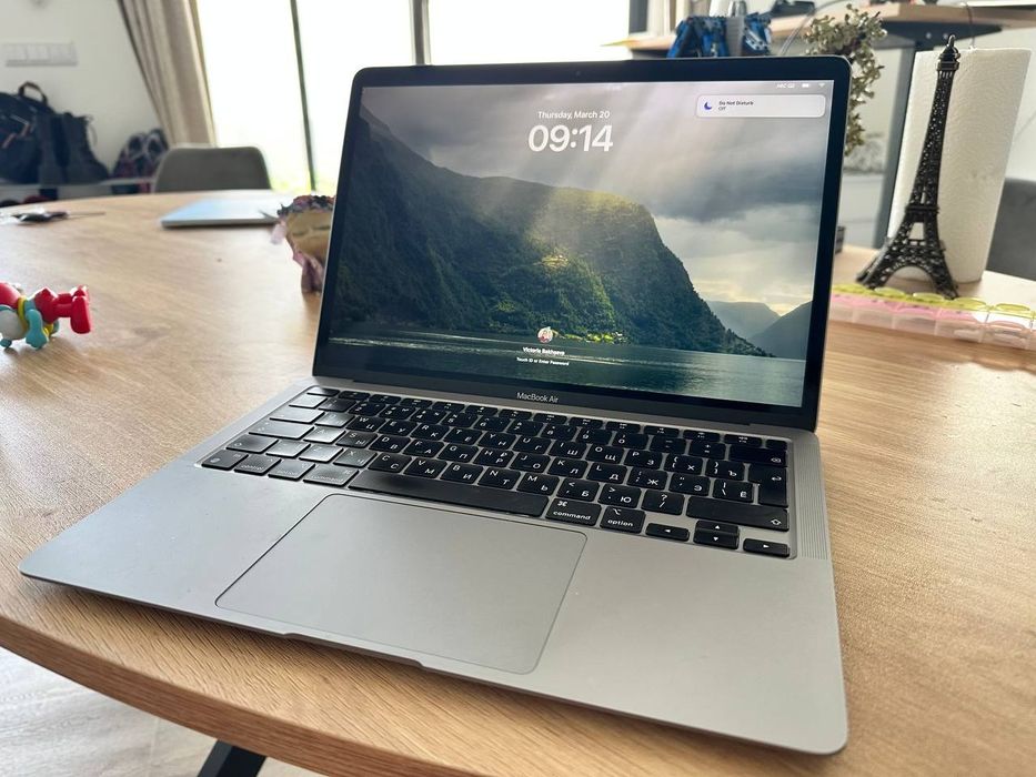 MacBook Air M1 16GB